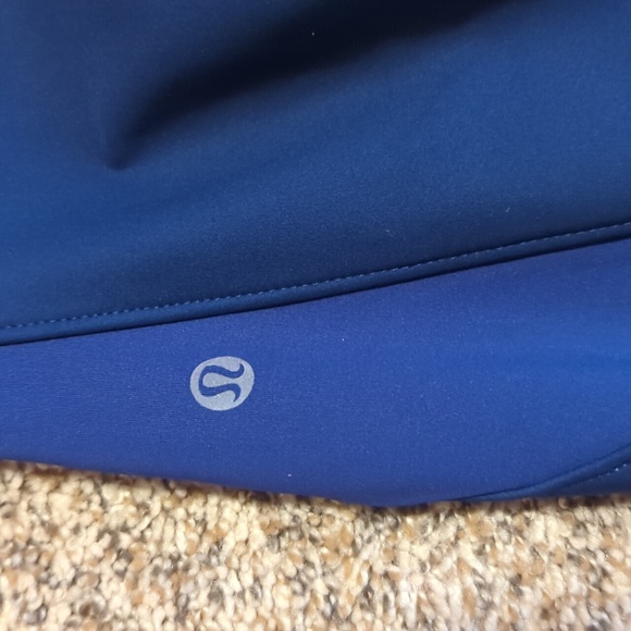 Lululemon Rain Repellent Tight - Picture 5 of 7